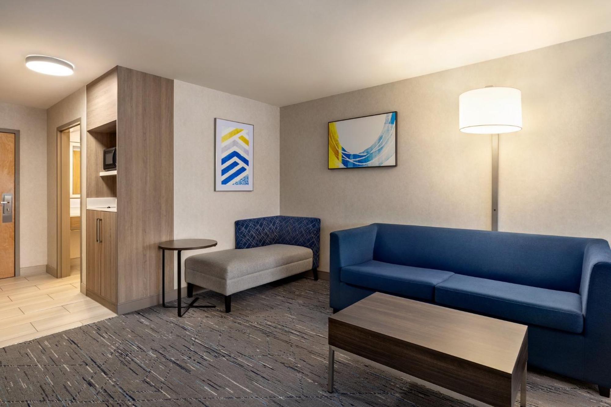 Holiday Inn Express Syracuse Airport By Ihg North Syracuse Экстерьер фото